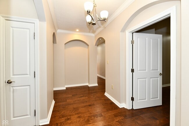 Building Photo - 8555 One W Dr