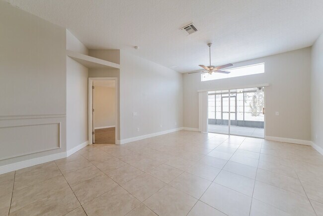 Building Photo - 10225 Hunters Haven Blvd