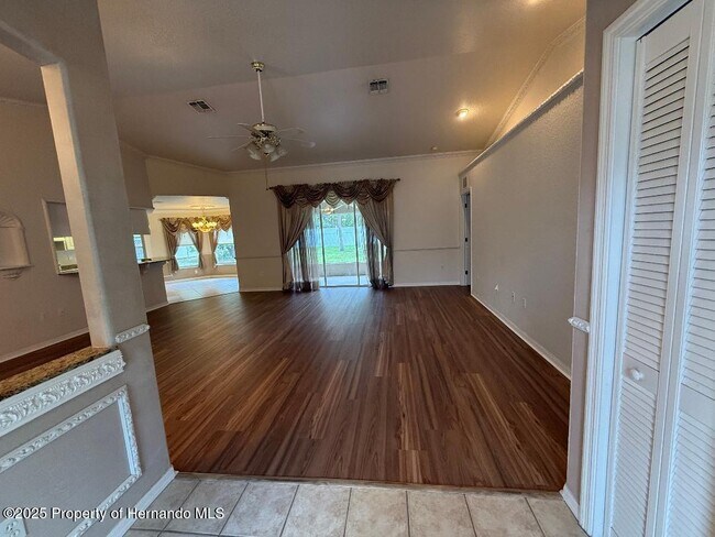 Foto del edificio - 8501 Boyce St
