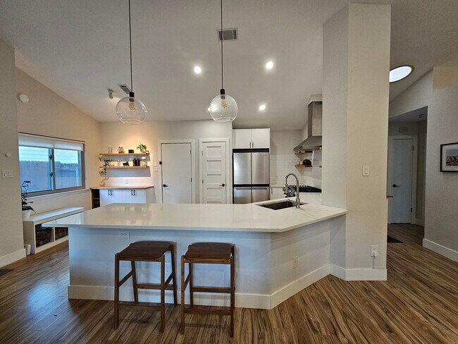 Foto del edificio - 6401 Evangeline Trail