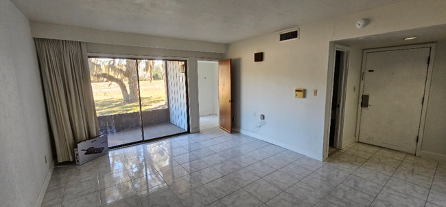 Foto del edificio - 181 Palm View Ct