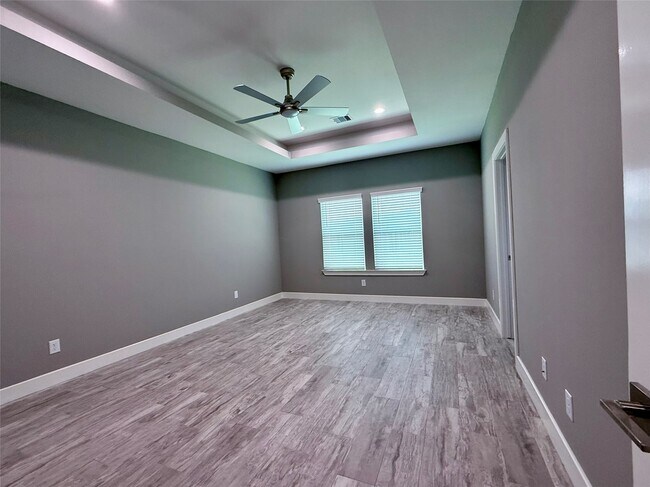 Foto del edificio - 16119 Port O Call St