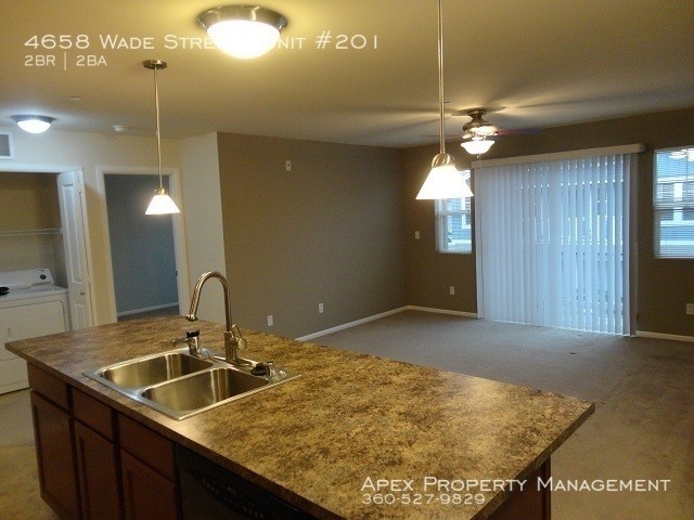 Building Photo - 4658 Wade St #201