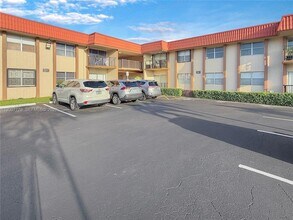 Building Photo - 10411 SW 108th Ave