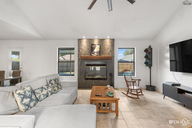 Building Photo - 4874 Matterhorn Dr