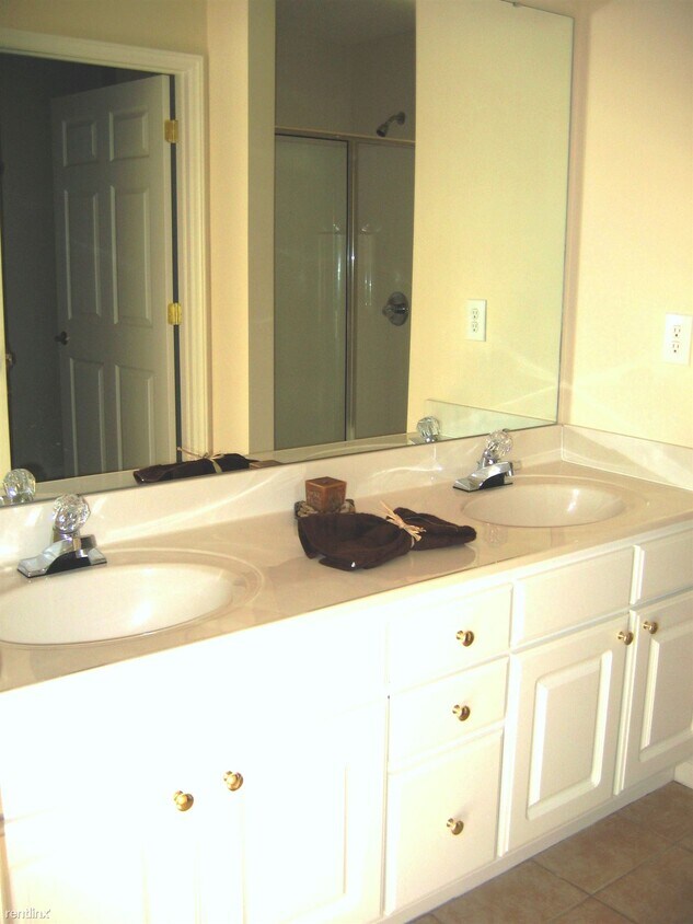 Foto del edificio - 2 br, 2 bath House - Avera Place Condominiums
