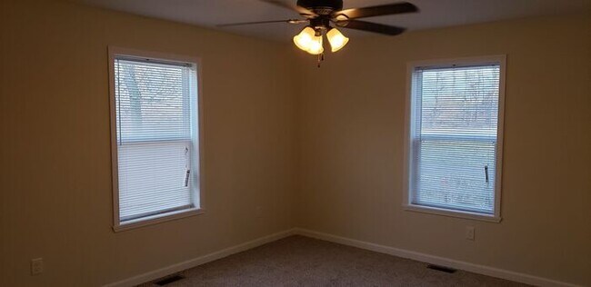 Foto del edificio - Noel Woods- Quiet, Tranquil Community Located Outside the Town