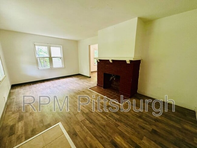 Photo - 1721 Scott St House