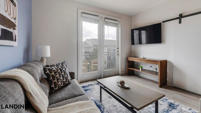 Foto del edificio - 810 W St Johns Ave