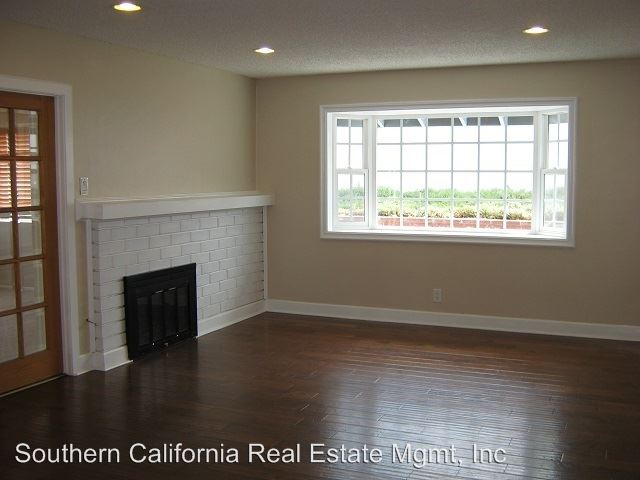 Building Photo - 22617 La Rochelle Dr