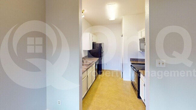 Foto del edificio - 5550 Spring Valley Rd
