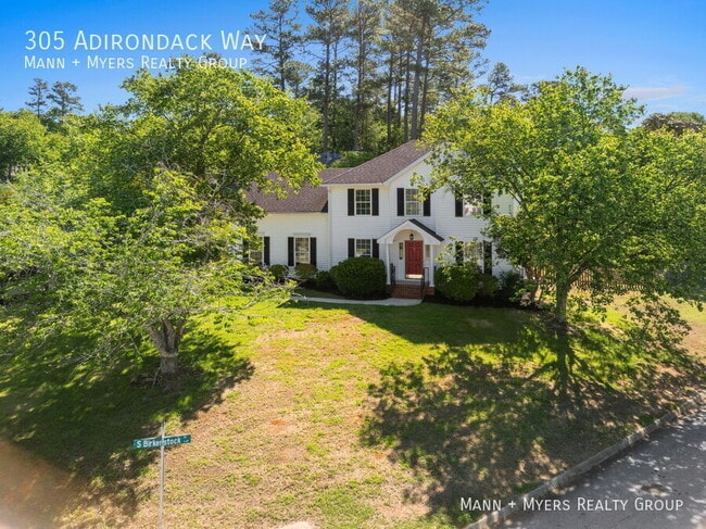 Building Photo - 305 Adirondack Way