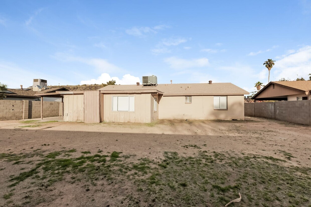 Building Photo - 13614 N 18Th Ave