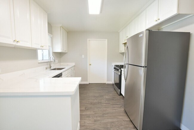 Building Photo - Spacious 4 Bedroom 2 Bath Morgan Hill Home...