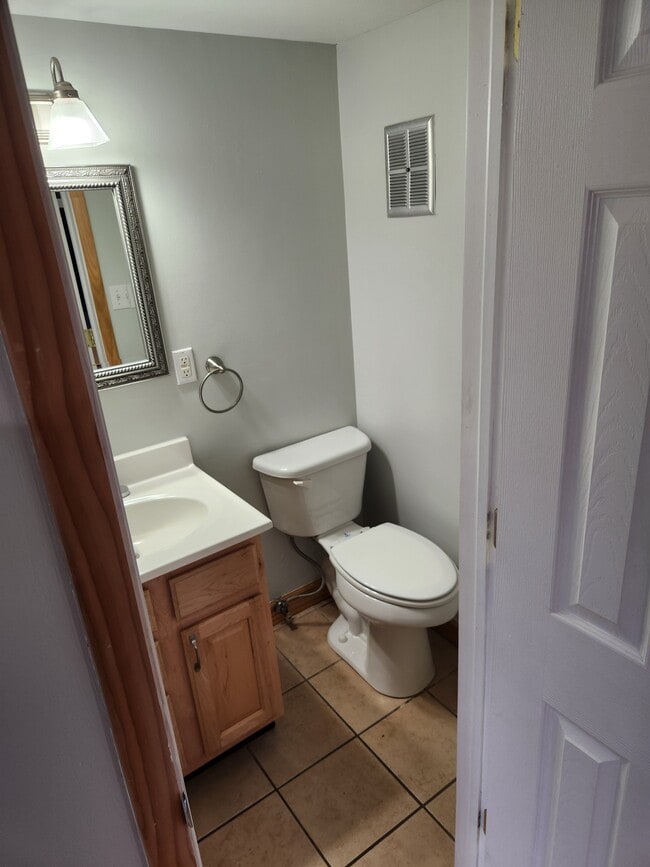 Building Photo - 321 31st St