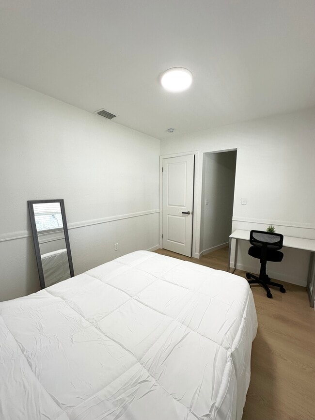 Foto del edificio - 4611 N Eddy Dr