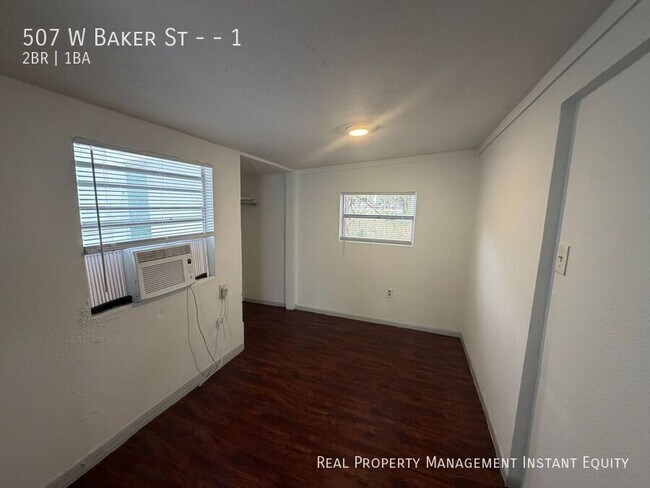 Building Photo - 507 W Baker St