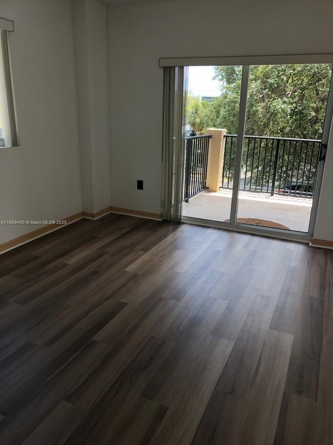 Foto del edificio - 3410 Coral Wy