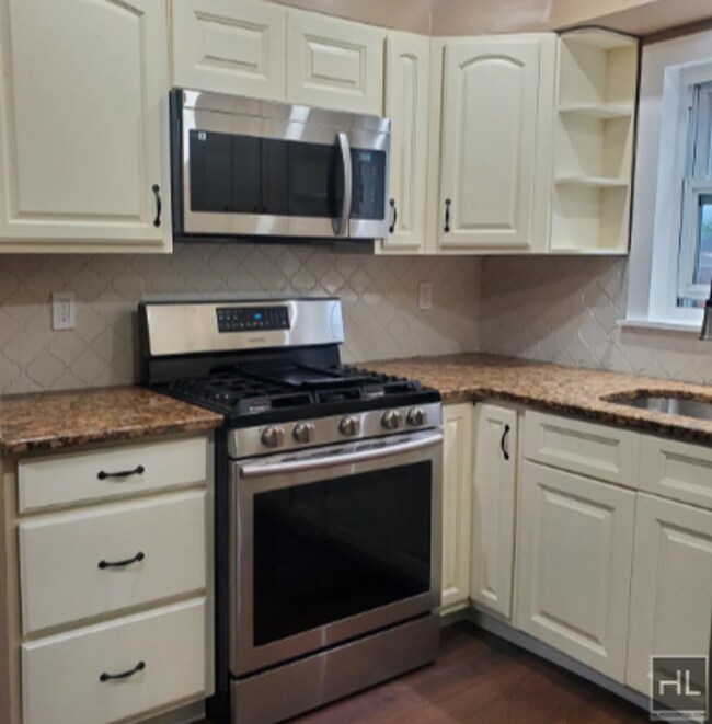Building Photo - Middletown Rd, Bronx, NY 10461