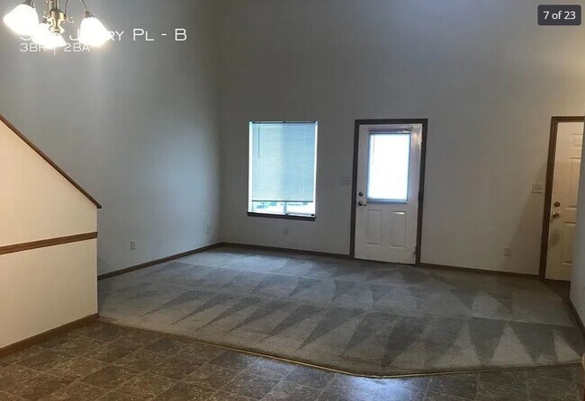 Entry - 315 Jerry Pl