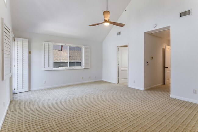 Building Photo - Stand Alone in Golden Hills of Redondo Beach!