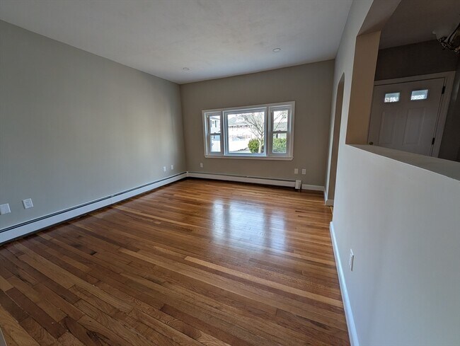 Foto del edificio - 55-57-57 Dell Ave