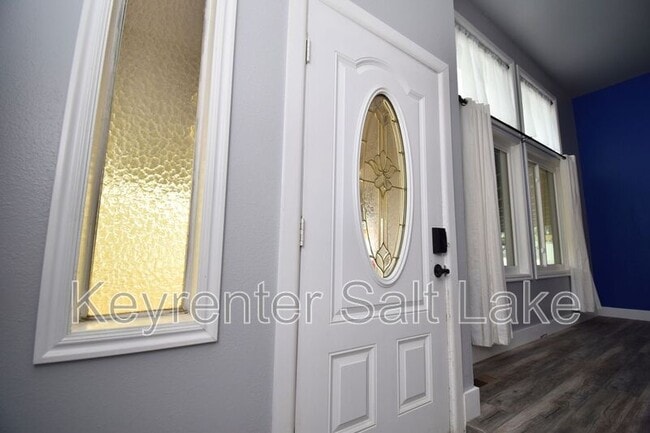 Foto del edificio - 6131 Misty Way