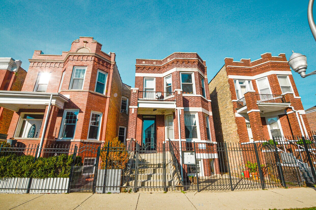 3320 W Crystal St Unit 1, Chicago, IL 60651 Condo for Rent in Chicago
