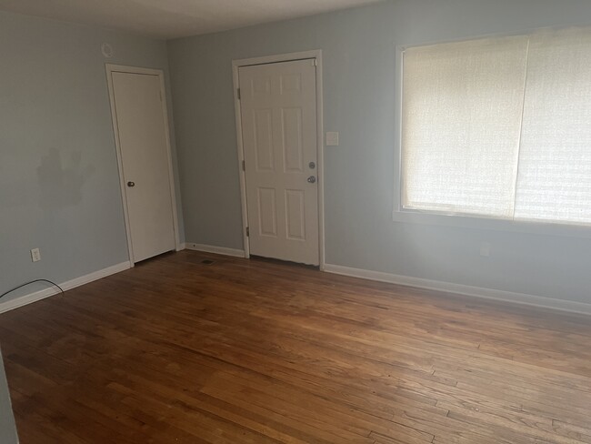 Living room - 4421 Elam St