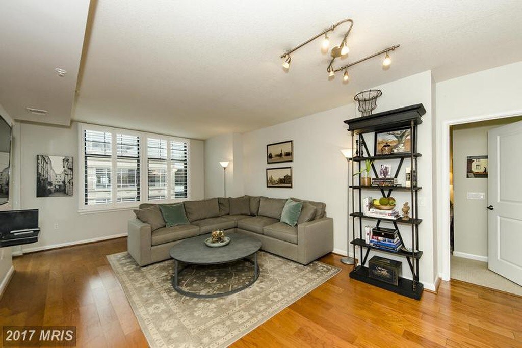 Foto principal - 1021 N Garfield St