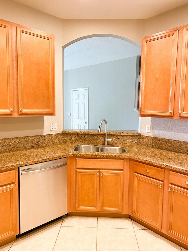 Foto del edificio - 4931 Bonsai Cir