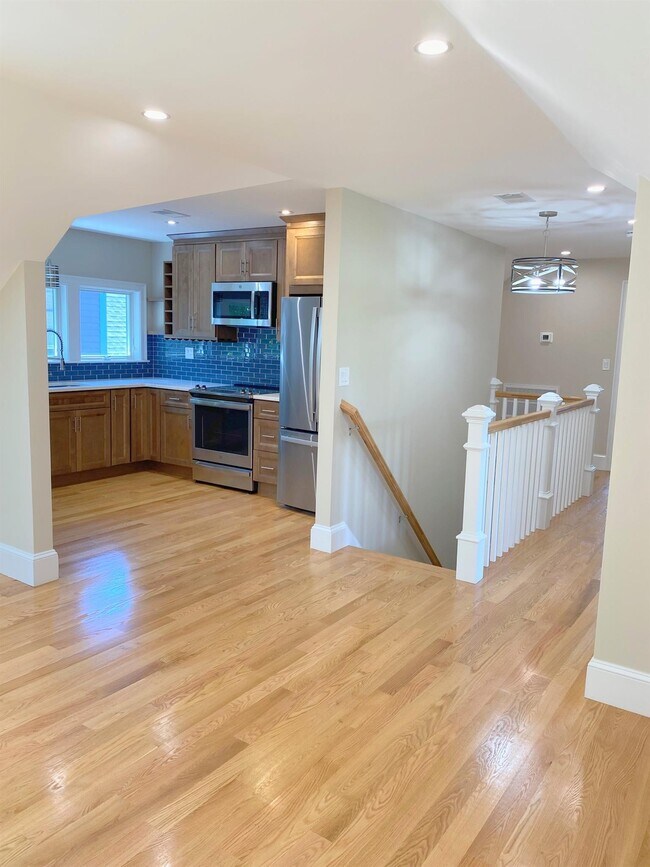 Building Photo - 345 Highland Ave