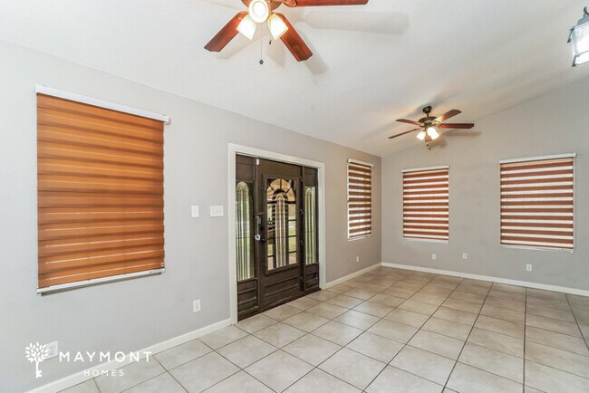 Foto del edificio - 455 Maplewood Ln
