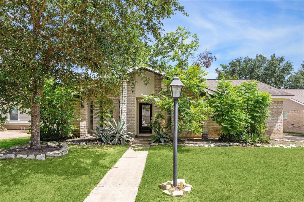 Foto principal - 21606 Park Downe Ln