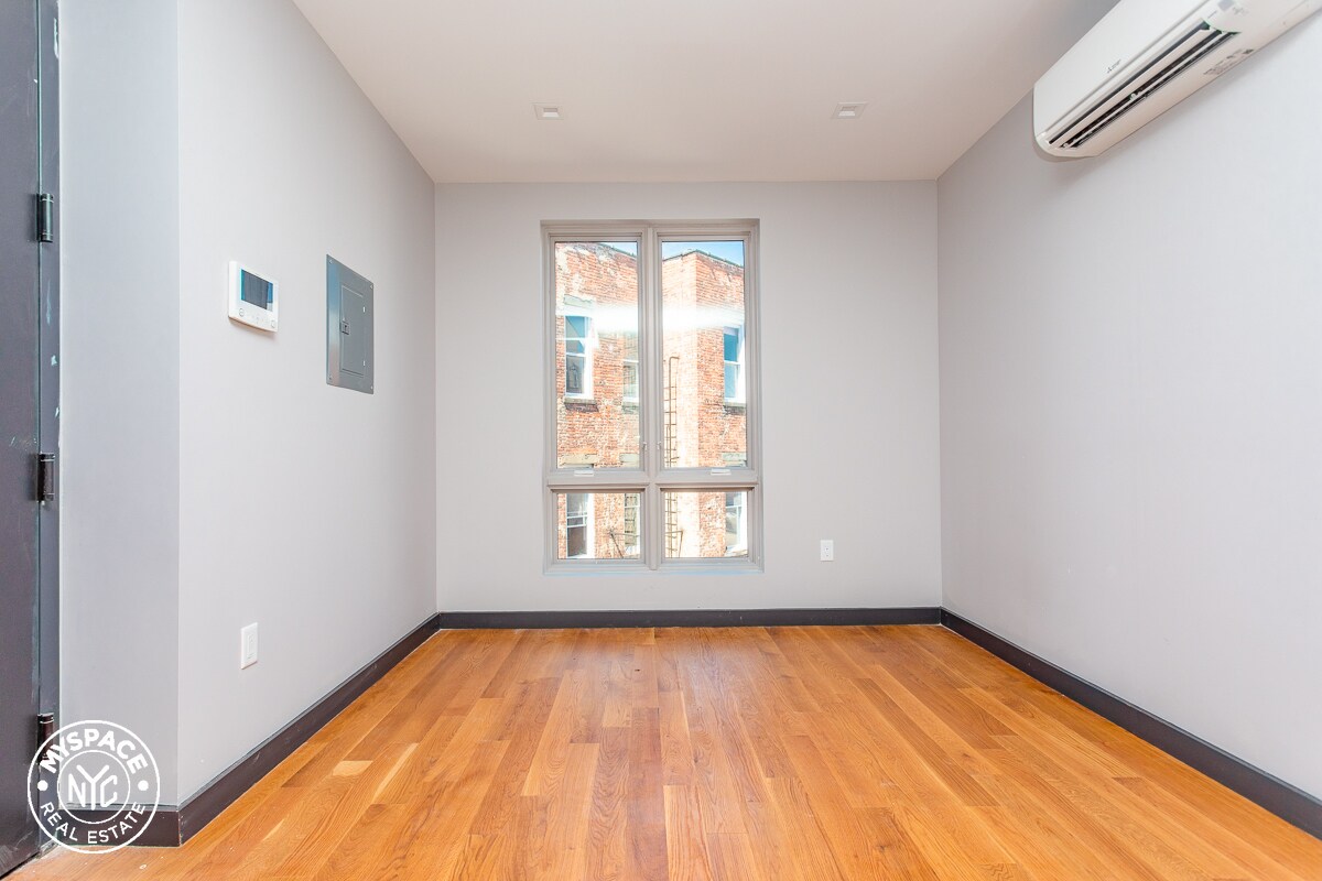 Primary Photo - 1157 Myrtle Ave