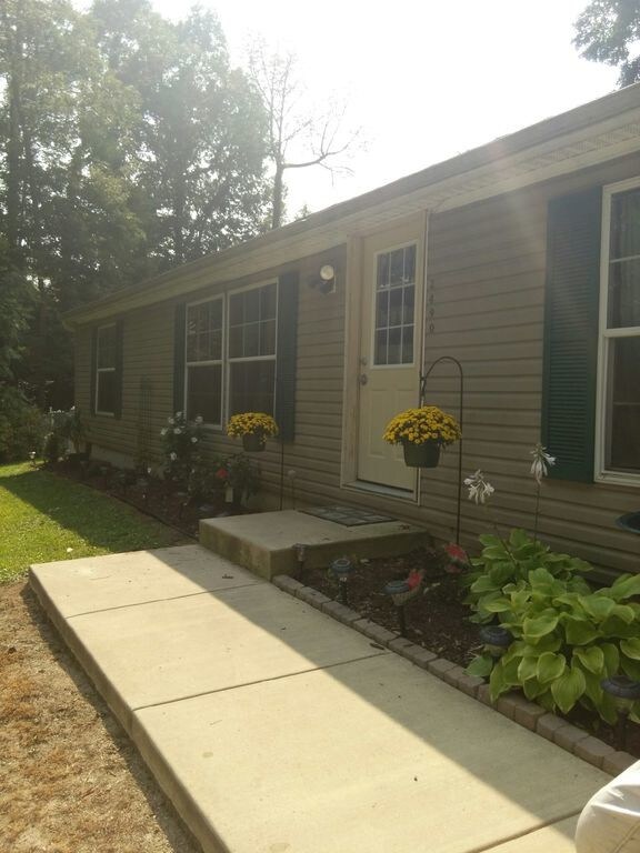 Building Photo - 2490 S Woodland Trail