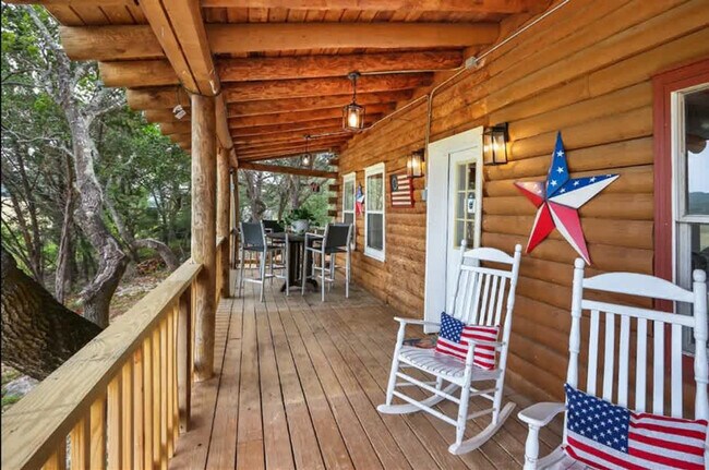 Foto del edificio - 205 Bravo Rd