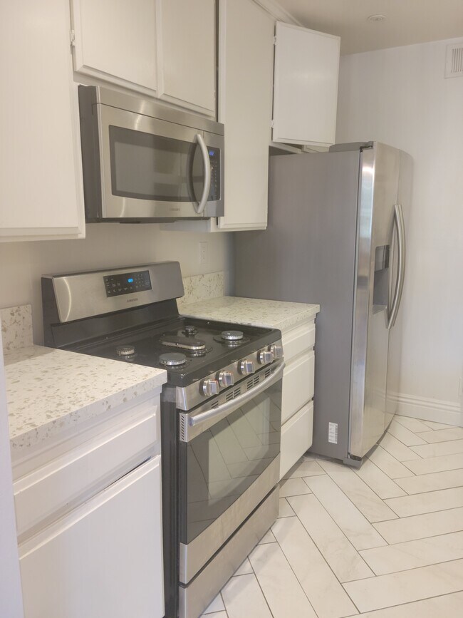 Foto del edificio - 4429 Saugus Ave