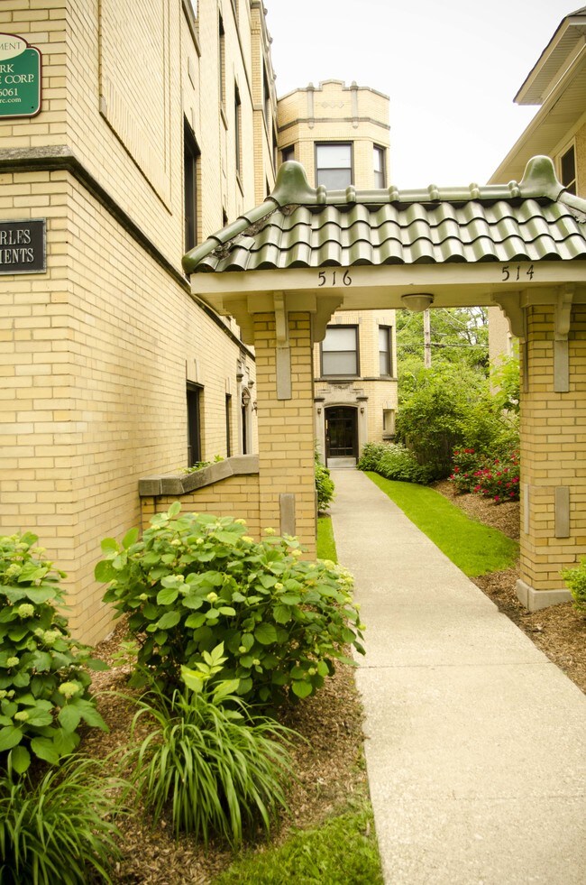 Building Photo - 514 S Austin