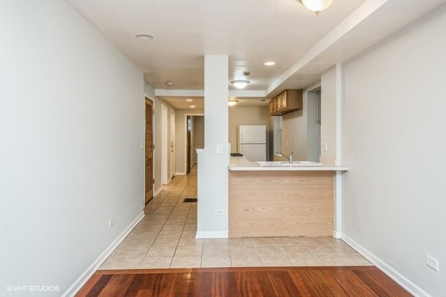 Building Photo - 2444 N Campbell Ave