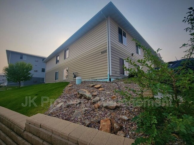 Building Photo - 5000 4th Ave N