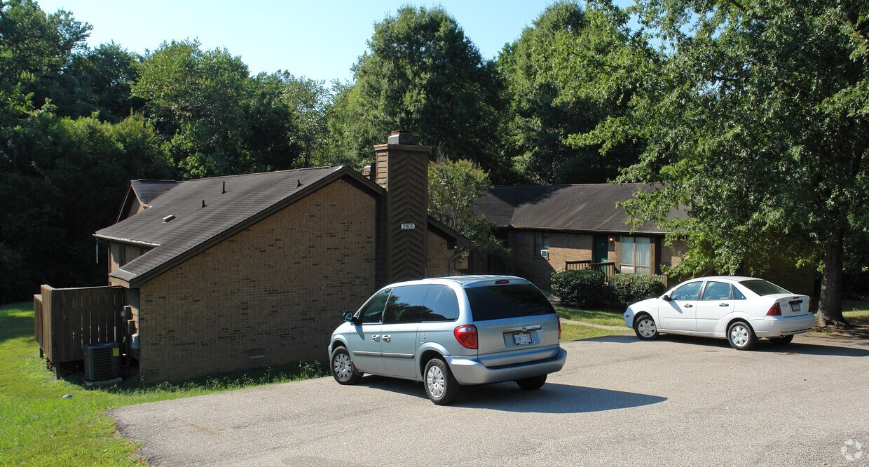 Primary Photo - 2805 Seclusion Ct