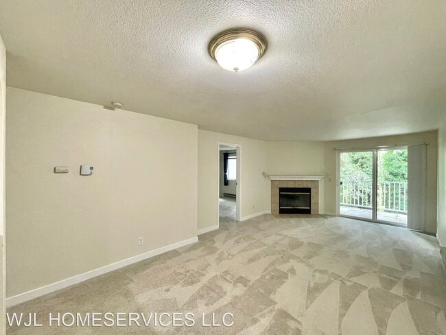 Building Photo - 2 br, 2 bath House - 12720 NE 10th Place U...