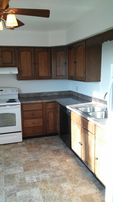 Primary Photo - 505 E Elmwood Ave
