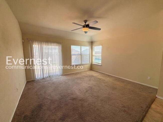 Foto del edificio - 12904 Tinker St