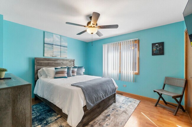 Foto del edificio - 4920 Lake Ct
