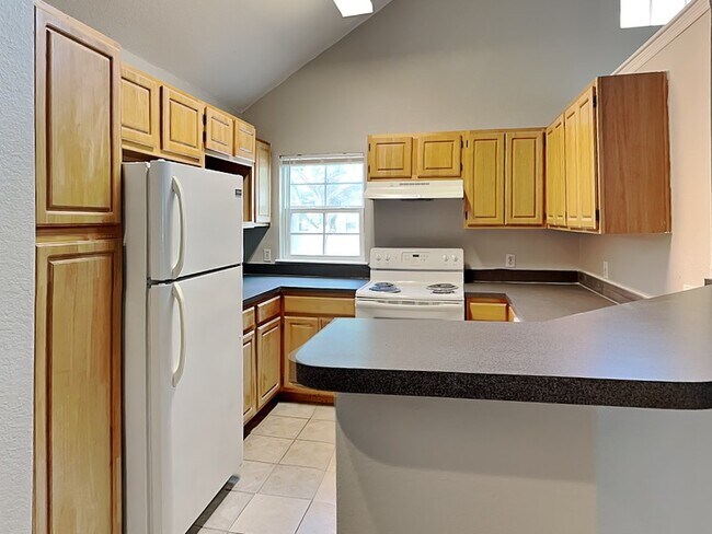 Building Photo - 3391 Parkchester Square Blvd