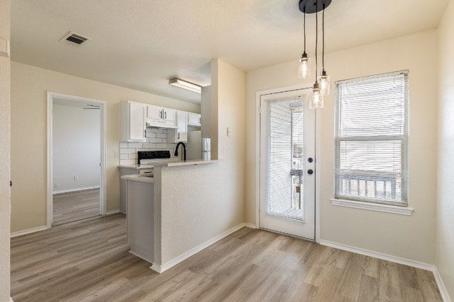 Building Photo - 5810 Redstone Dr