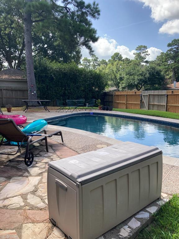 Foto del edificio - 5311 Shady Maple Dr