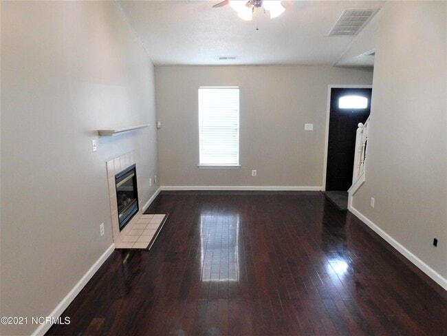 Building Photo - 100 Meadowbrook Ln